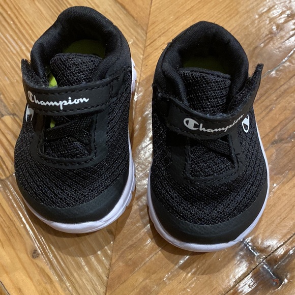Champion Baby Sneakers - Picture 2 of 7